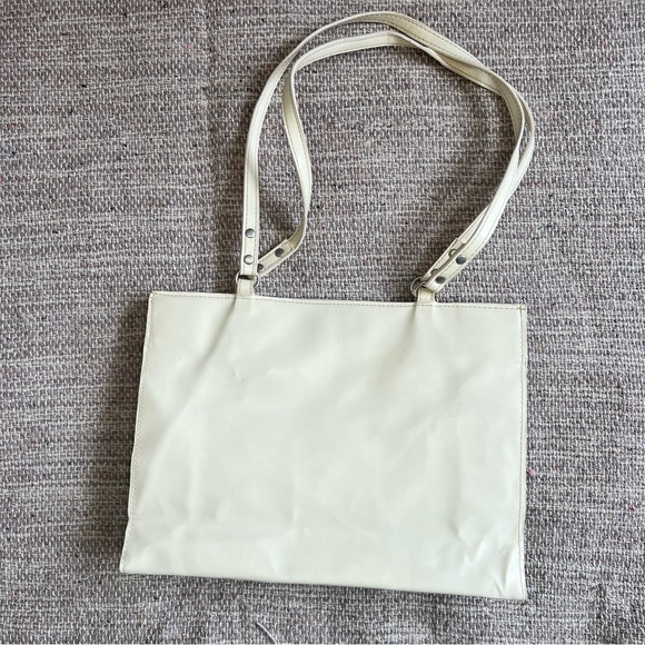 Disney Mickie Mouse & Minnie Vinyl Tote Bag - Picture 6 of 14